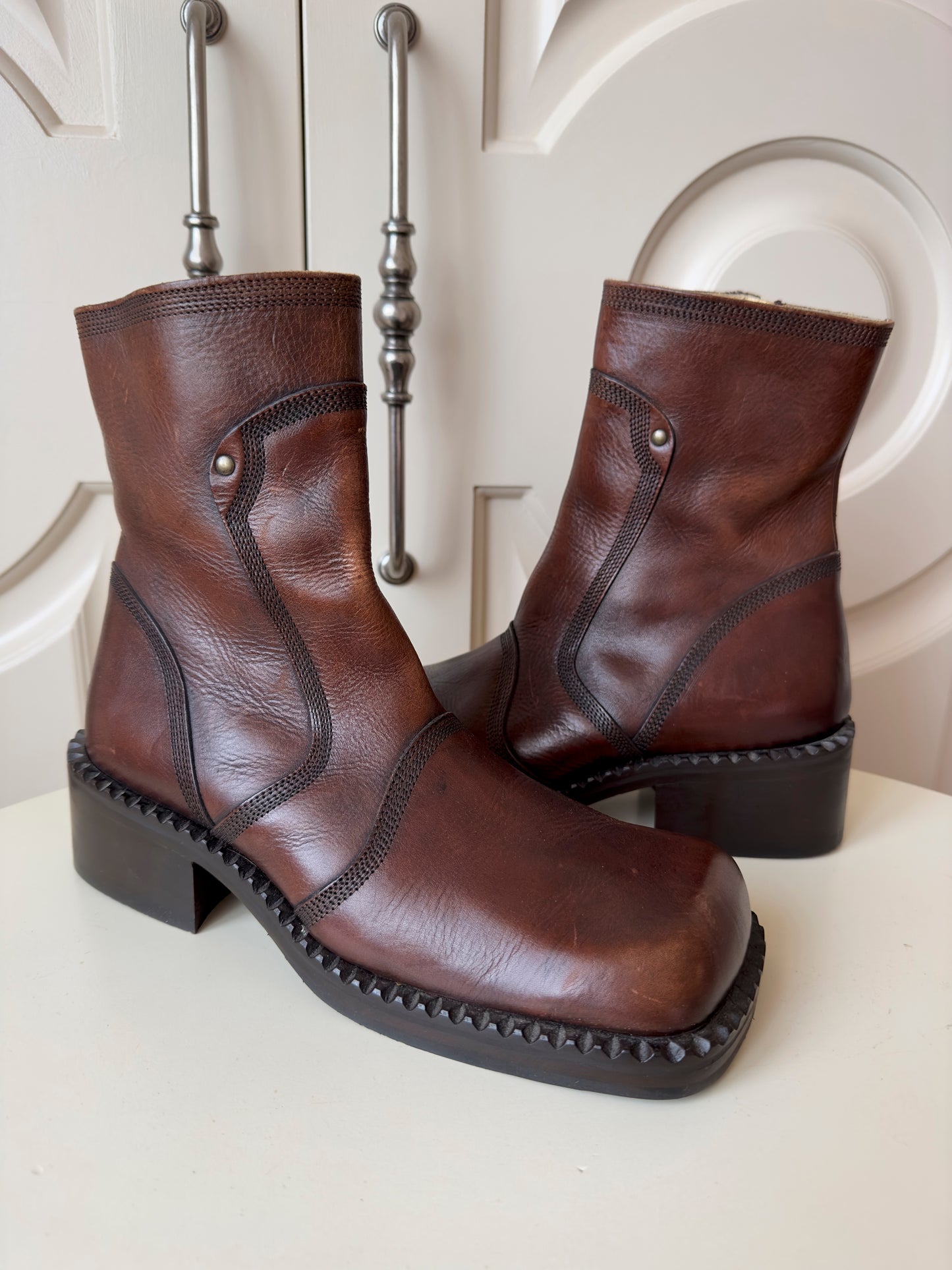 JO GHOST Buffalo Leather Square Toe Boots